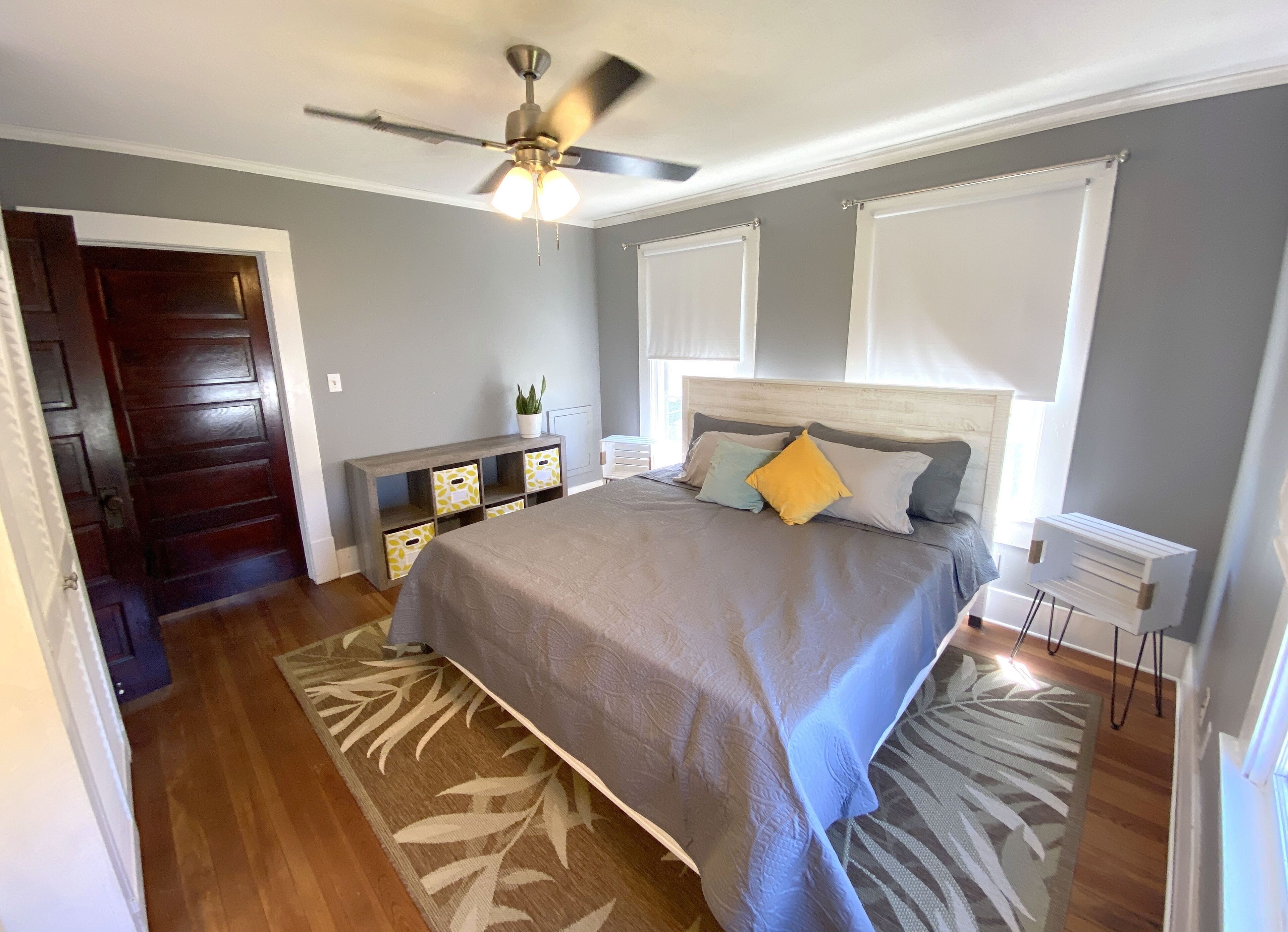 Historic District Hideaway - 5 Minute Walk to Downtown - 8 to seawall 