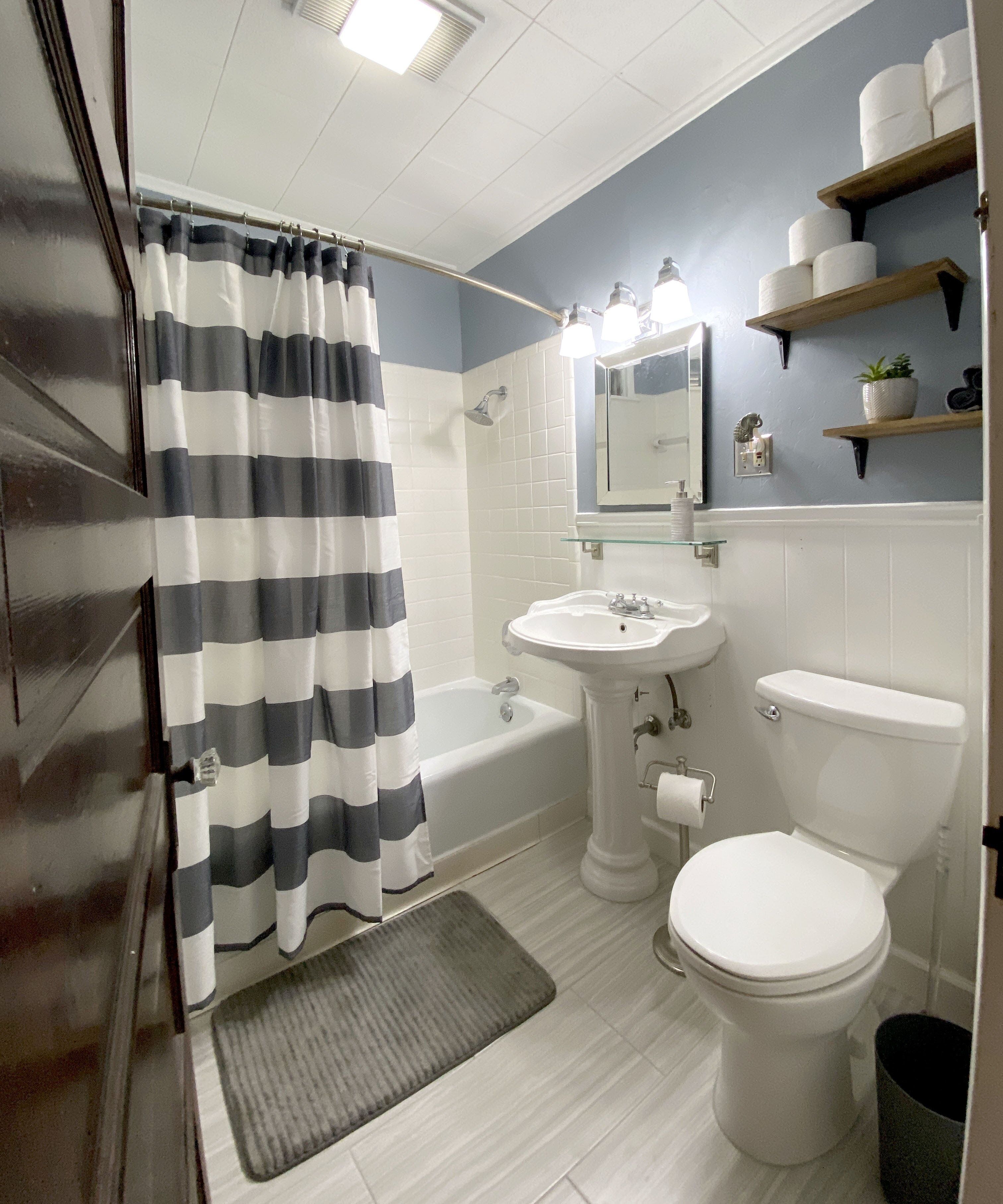 Historic District Hideaway - 5 Minute Walk to Downtown - 8 to seawall 