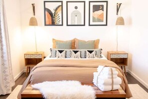 3 bedrooms, travel crib, free WiFi, bed sheets