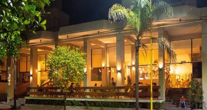 Catalina Hotel
