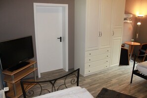 2 makuuhuonetta, vauvan matkasänky, ilmainen Wi-Fi