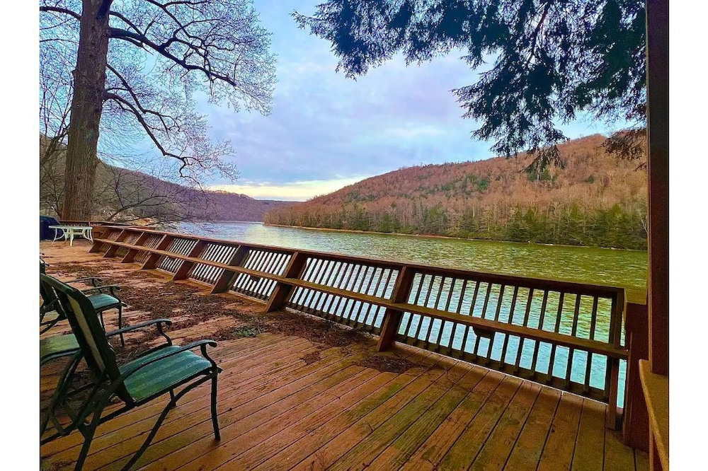 Riverfront Paradise