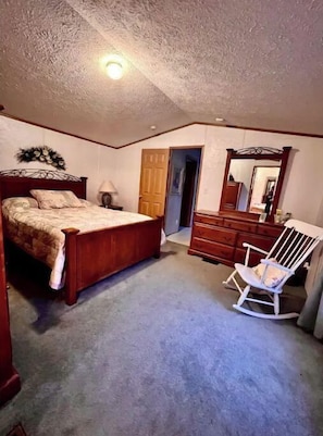 3 bedrooms, free WiFi, bed sheets - Riverfront Paradise (Kennerdell)