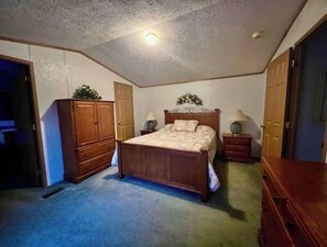 3 bedrooms, free WiFi, bed sheets
