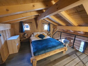 1 bedroom, travel crib, free WiFi, bed sheets - Cosy, modern chalet with mountain views (SEYTROUX)