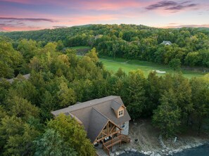 Exterior - Private Hot Tub & Hammocks. 2 Resort Pools + Golf! Playgrounds & Sports Courts! (Branson West)