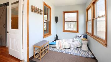 5 slaapkamers, een kluis op de kamer, een bureau