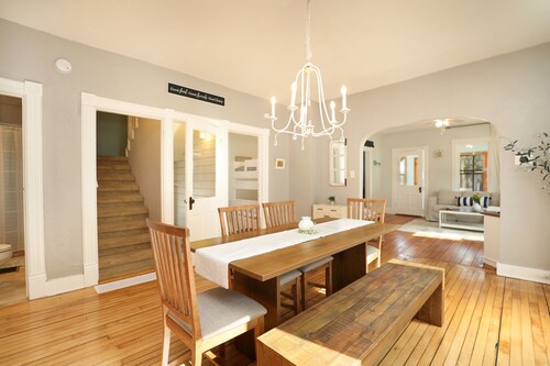 The Parkway Paddle: Walking distance to the lake