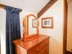 Cottage | 3 bedrooms, individually decorated, individually furnished, free WiFi - Byre Cottage (Whitby)