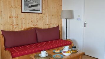 Télévision, jeux vidéo, lecteur de DVD, livres