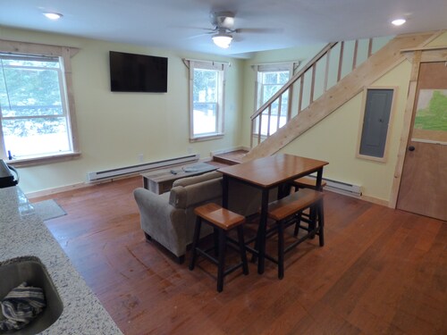 Junction's Cabin - A Wolf Crossing Cabin - next to Yellowstone Park