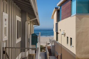Property grounds - Neptune's Retreat 2 BD on the Beach (Carpinteria)