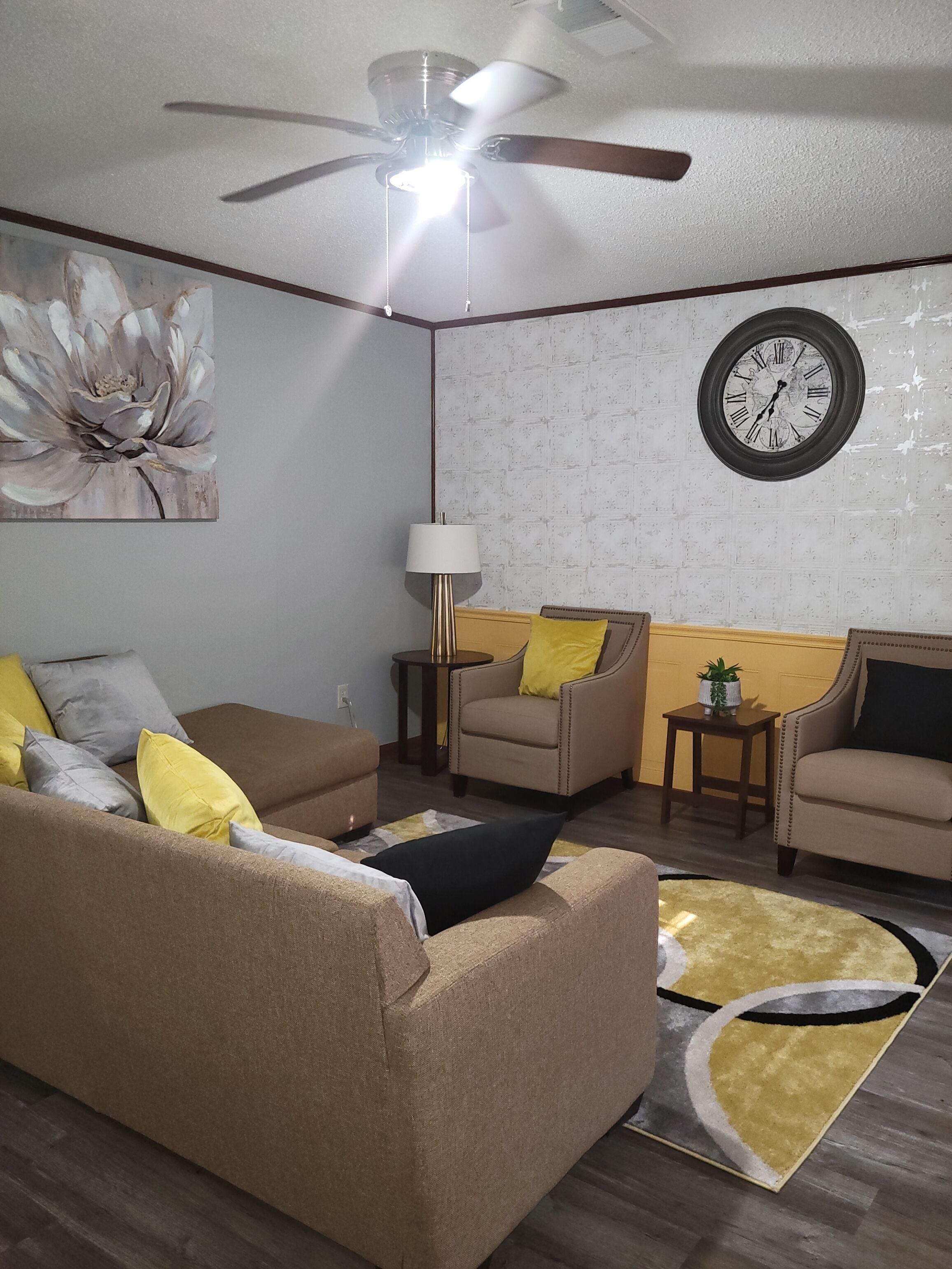 Cozy family home setting and 5 minutes from The University of MS