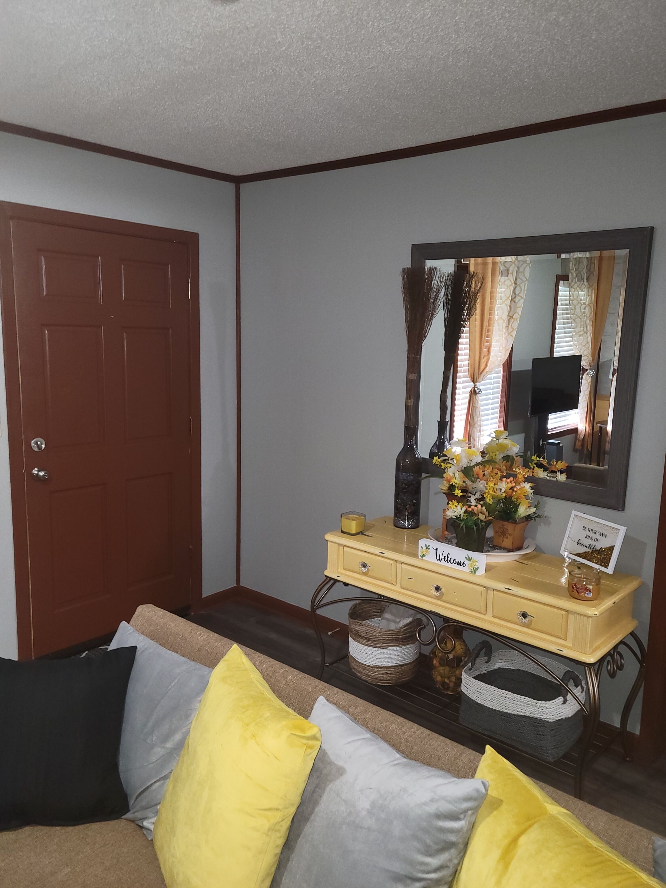 Cozy family home setting and 5 minutes from The University of MS