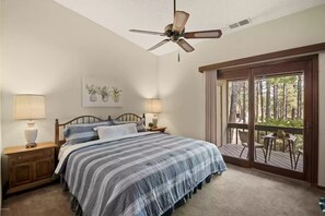 3 bedrooms, desk, iron/ironing board, free WiFi