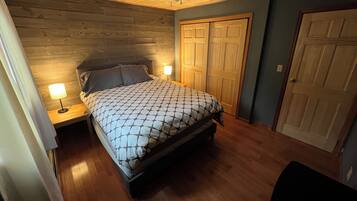 4 sovrum, skrivbord, strykjärn/strykbräda och gratis wi-fi