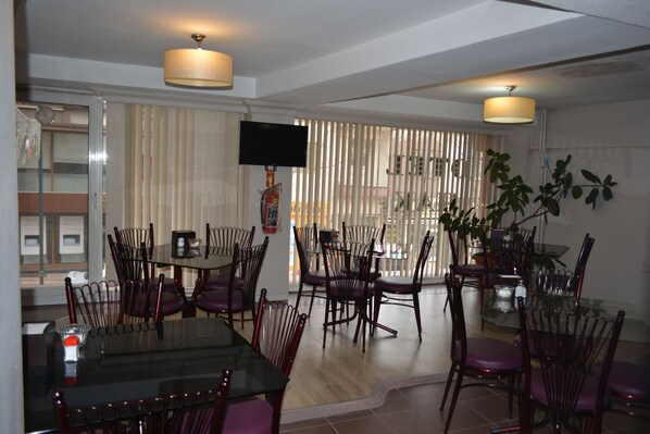 包含每日自助早餐