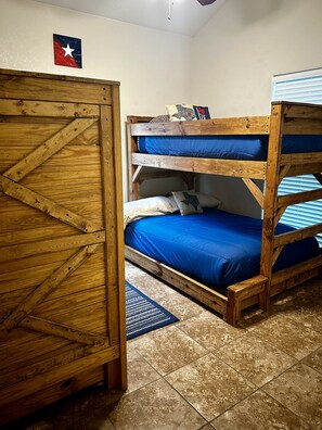 3 camere, ferro/asse da stiro, Wi-Fi gratuito, lenzuola