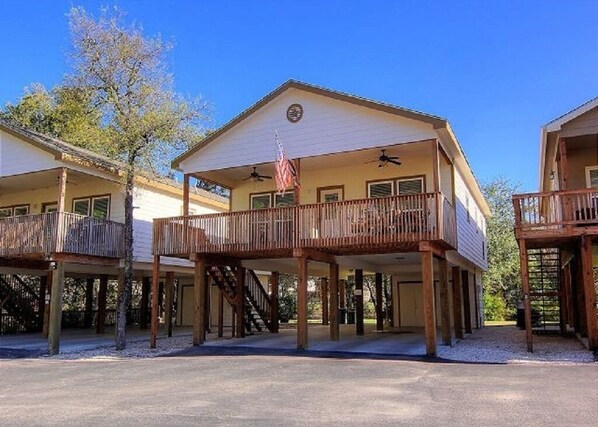 Exterior - Guadalupe Getaway w 400' of Private Beach along River - 3bdr/3bath sleeps 10 (New Braunfels)