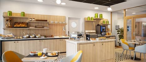 Daily buffet breakfast (EUR 20 per person)