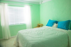 1 bedroom, iron/ironing board, WiFi - Tangerine Sunsets Pomelo South (Nassau)