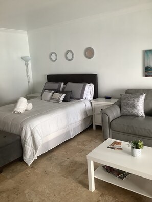 1 bedroom, desk, WiFi, bed sheets