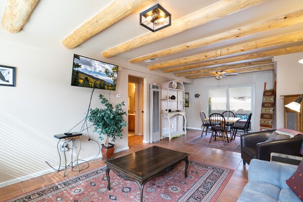 Condo (1 Bedroom) | Property amenity