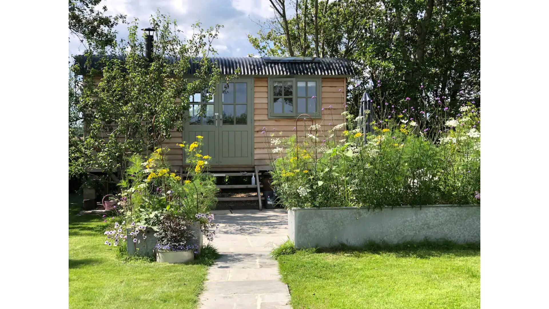 Romantic Cosy Hygge Shepherd Hut Hideaway set in our Orchard