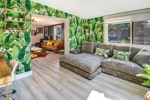 TV connectée, Netflix, livres, services de streaming