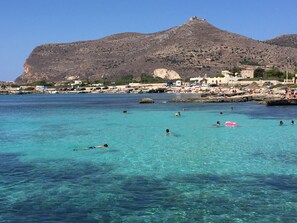 Beach nearby - FLOWER GARDEN APARTMENT 2 WI-FI BICYCLES FREE (Erice)