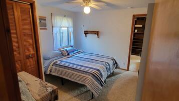 4 間睡房、熨斗/熨衫板、Wi-Fi、床單