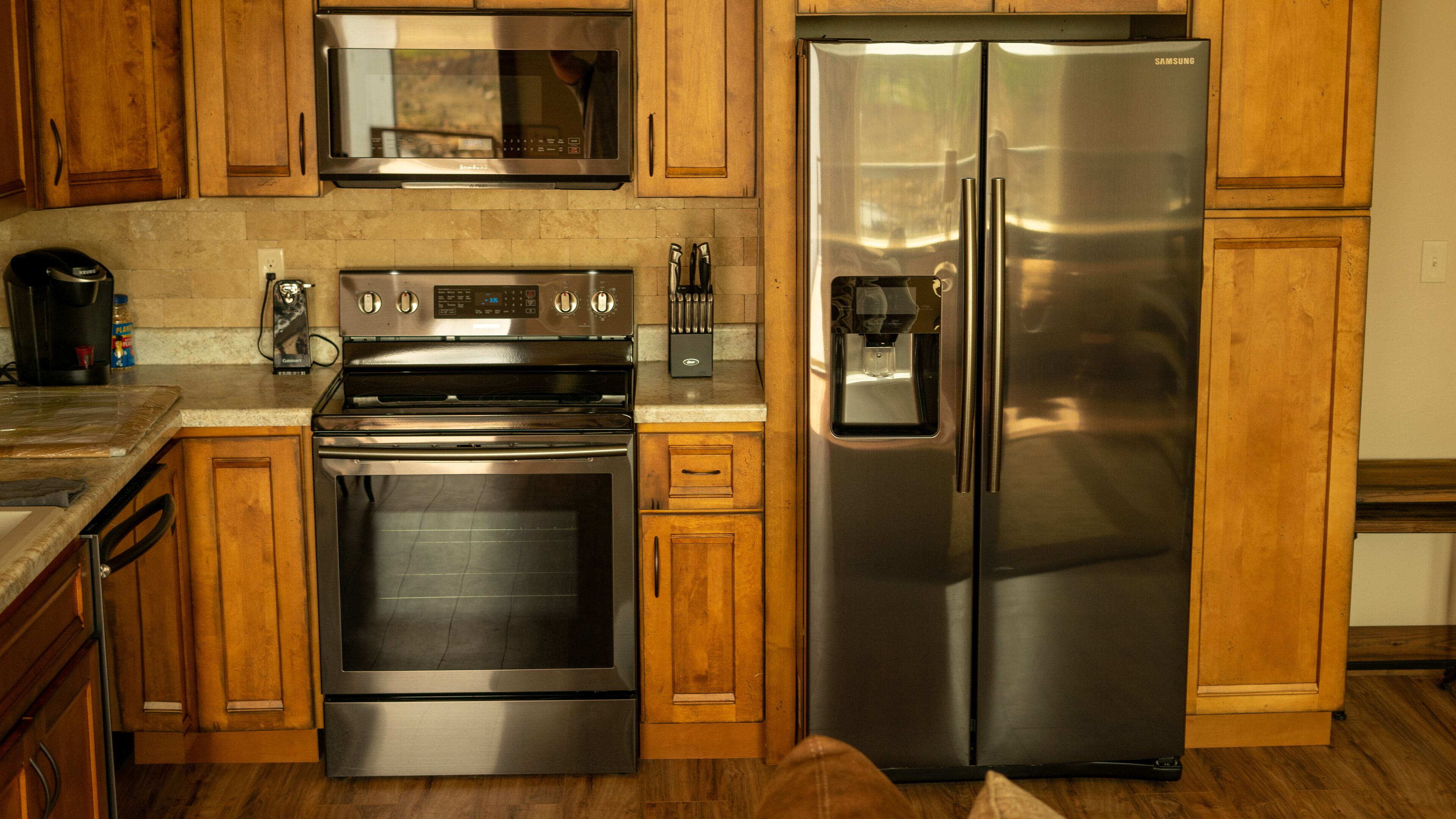 Cozy cabin loft located within Pier 51 Marina