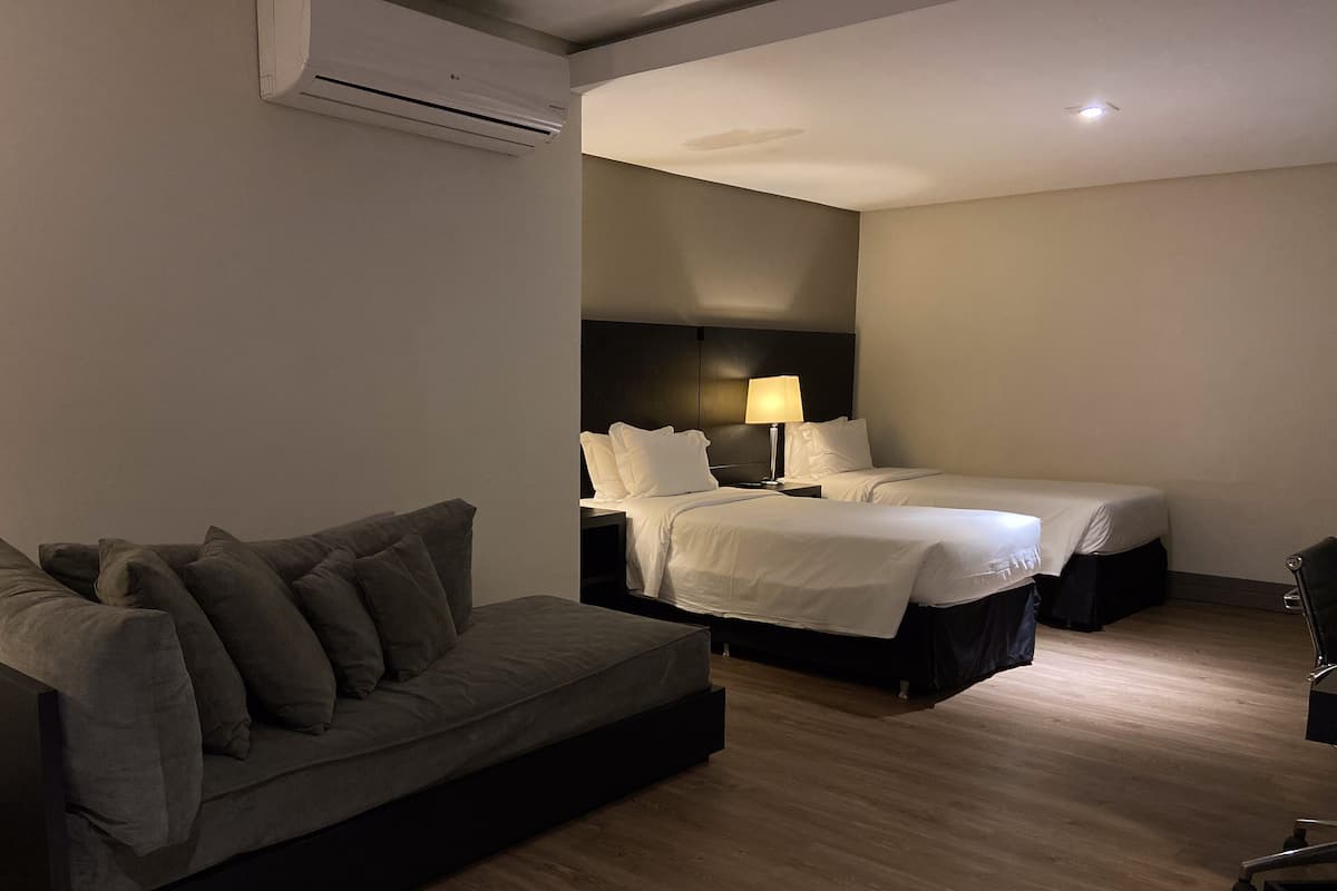 1 bedroom, desk, laptop workspace, free WiFi