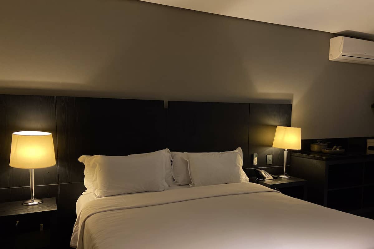 1 bedroom, desk, laptop workspace, free WiFi