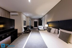 Manhattan by ¼ UmQuarto. | Schreibtisch, laptopgeeigneter Arbeitsplatz, kostenloses WLAN