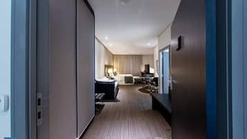 Manhattan by ¼ UmQuarto. | 1 habitación, escritorio y espacio para trabajar con laptop