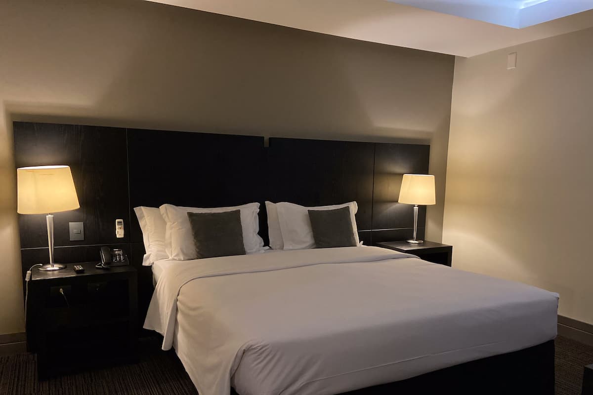1 bedroom, desk, laptop workspace, free WiFi