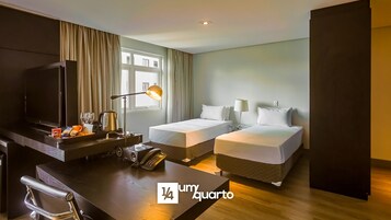 Family Studio | Desk, laptop workspace, free WiFi, bed sheets