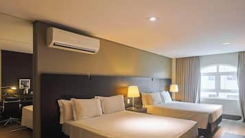 Family Studio | Desk, laptop workspace, WiFi (free), bed sheets