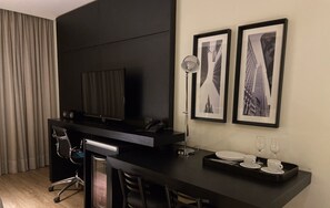 Loft com Cozinha by ¼ UmQuarto. | Schreibtisch, laptopgeeigneter Arbeitsplatz, kostenloses WLAN