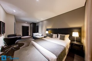 Manhattan by ¼ UmQuarto. | Schreibtisch, laptopgeeigneter Arbeitsplatz, kostenloses WLAN