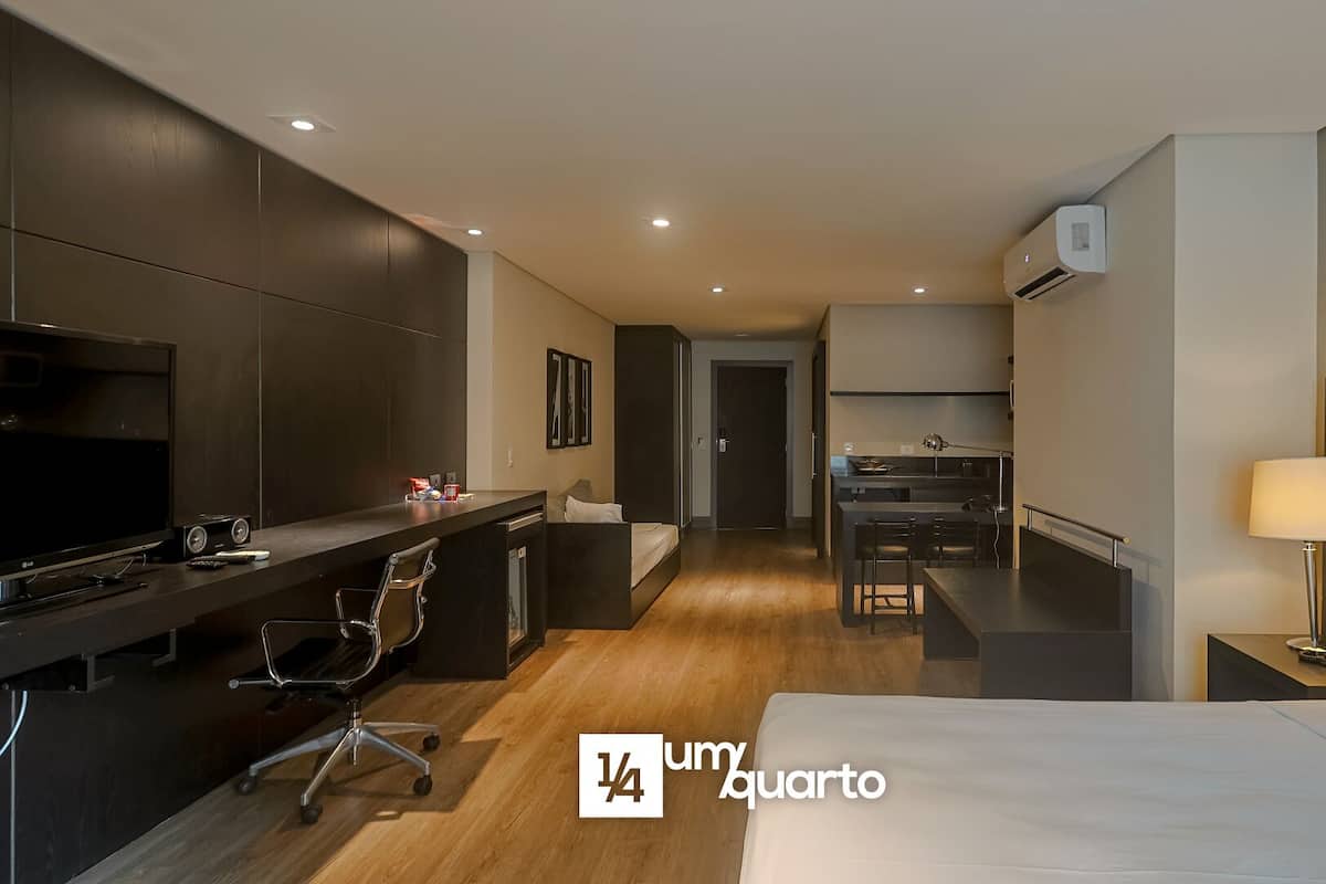 Loft Premium | Skrivbord, arbetsyta för laptop, gratis wi-fi och sängkläder