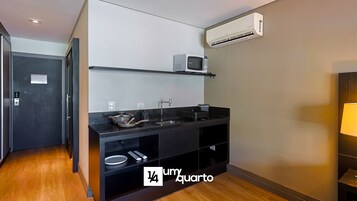 Loft Premium | Cocina privada | Frigorífico pequeño