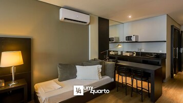 Loft premium | Escrivaninha, espaço de trabalho para notebook, Wi-Fi de cortesia