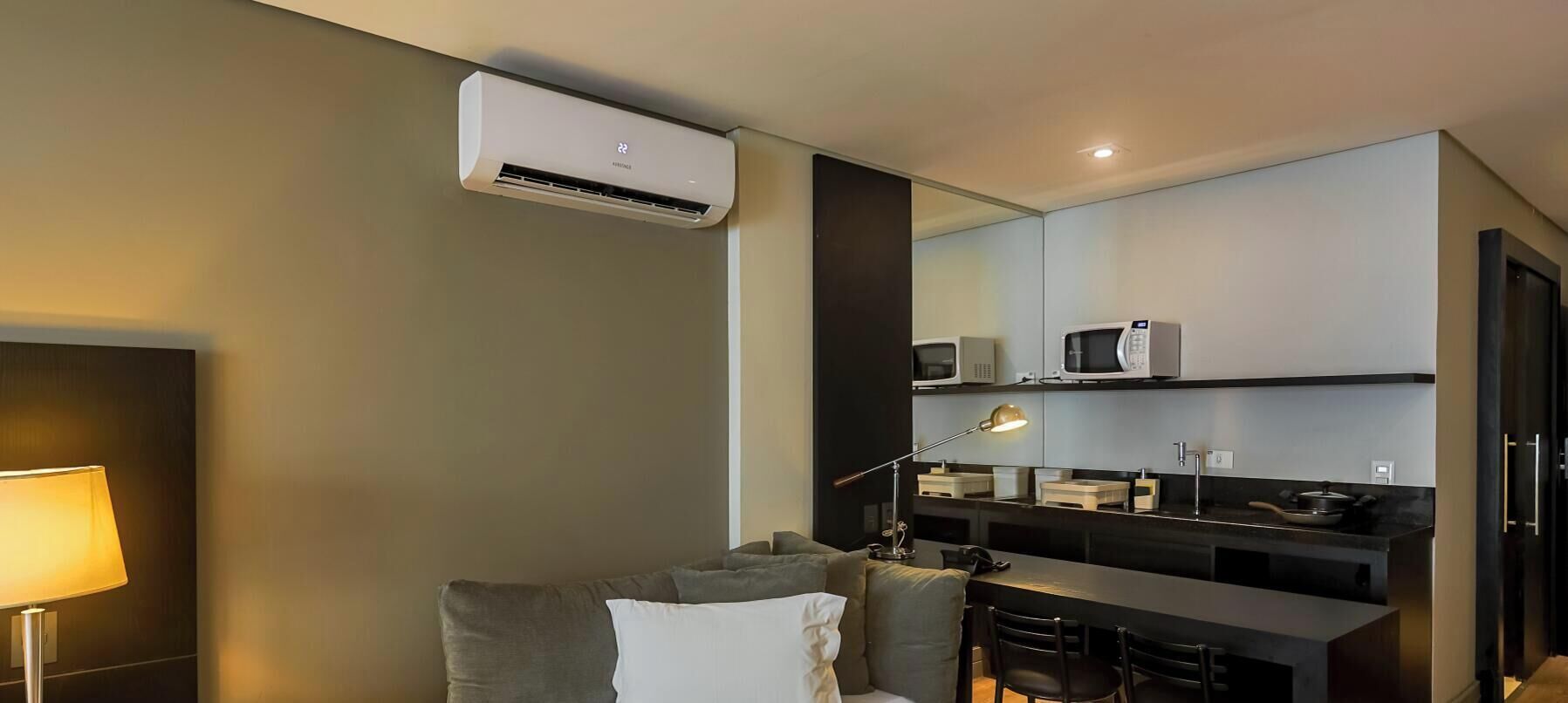 Loft Premium | Escritorio, espacio para trabajar con un portátil, wifi gratis
