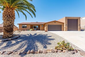 Exterior - Coral Reef Lake House Adventure (Lake Havasu City)