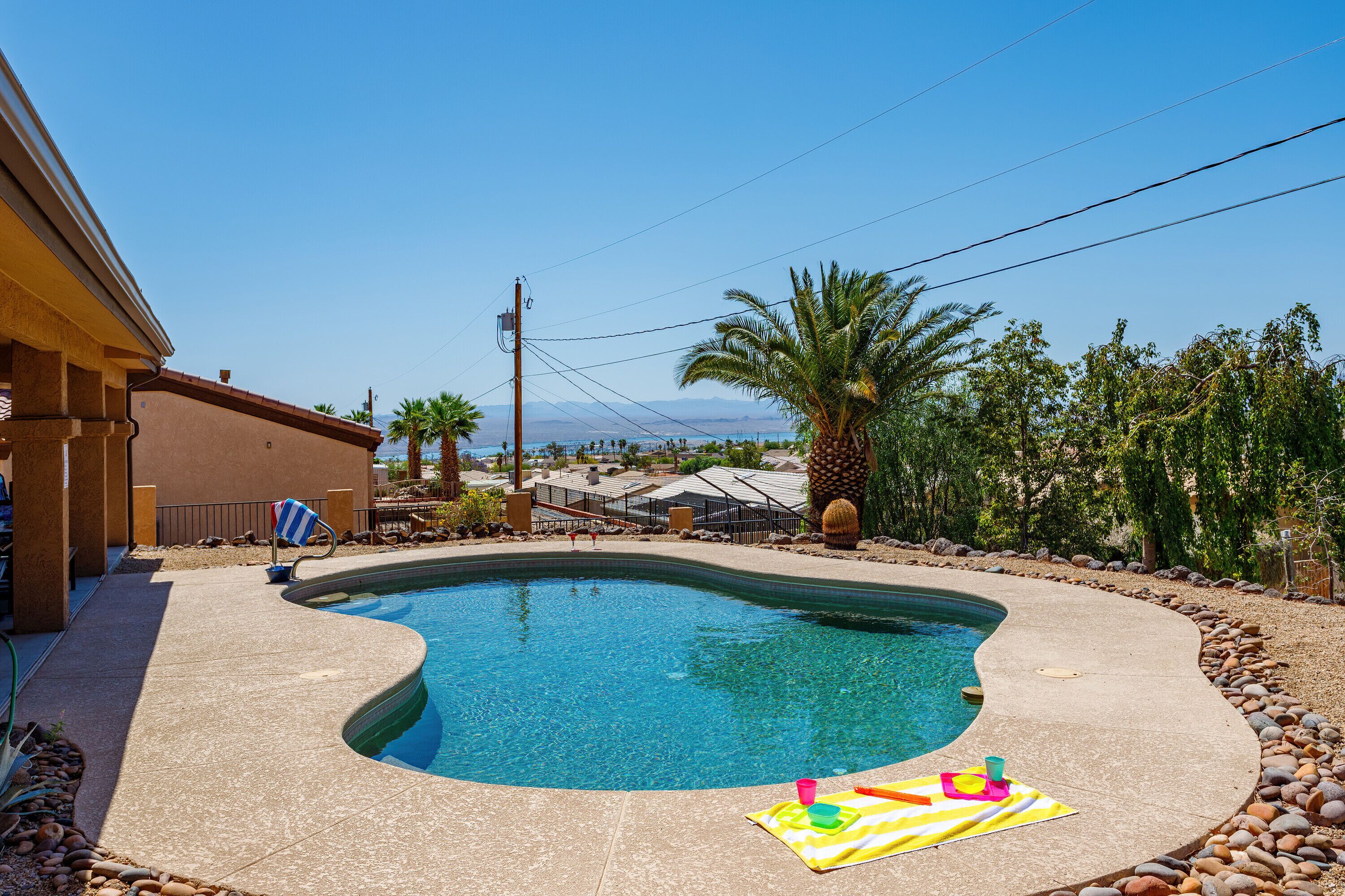 Coral Reef Lake House Adventure