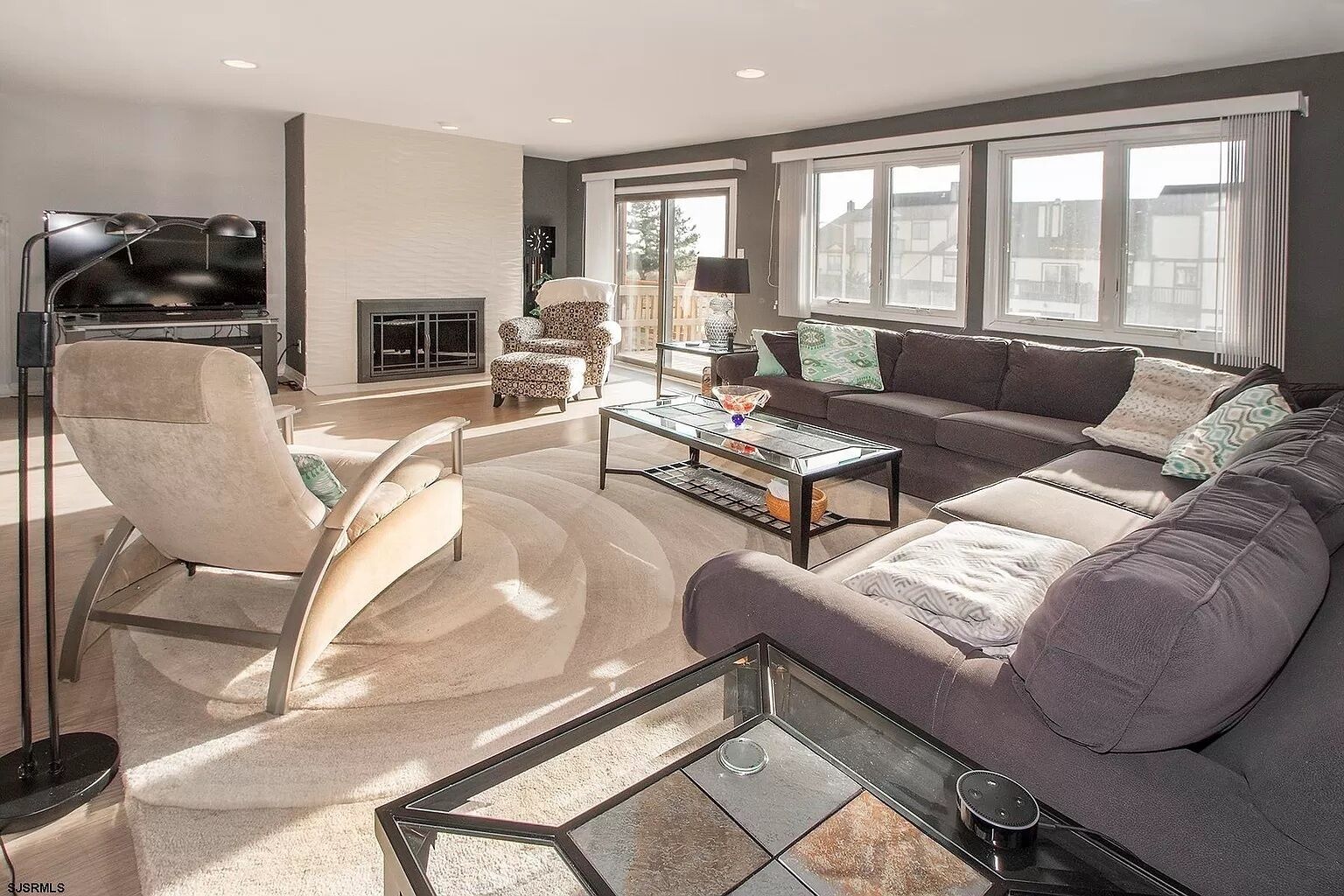 Ocean block home, just a 4 minute walk to the Atlantic Ocean!