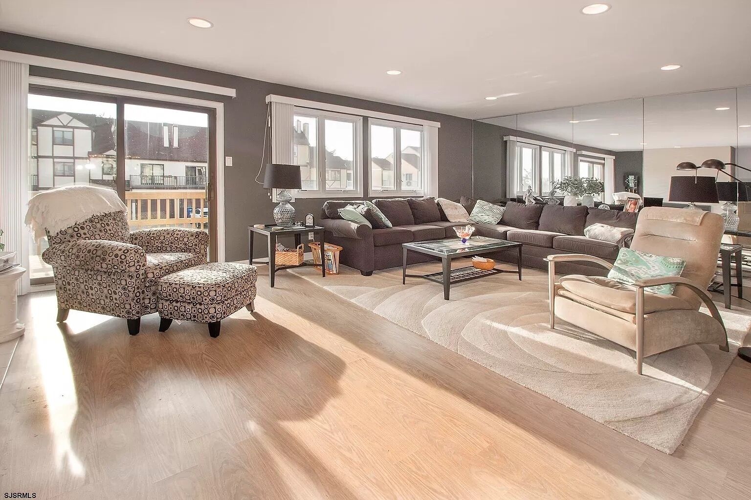 Ocean block home, just a 4 minute walk to the Atlantic Ocean!