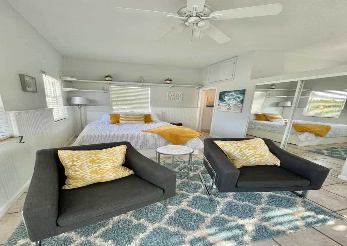 The Pearl - Rooftop Patio, Bright, Open Loft